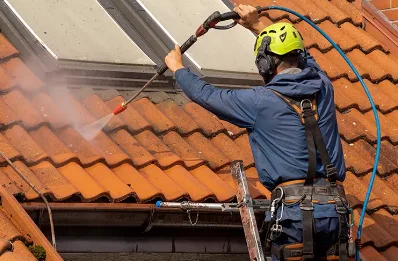 Démoussage et hydrofuge de toiture à Thoiras